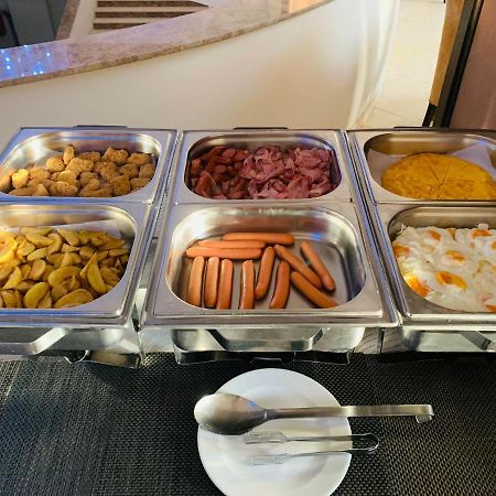 Albert Hotel 普洛耶什蒂 外观 照片