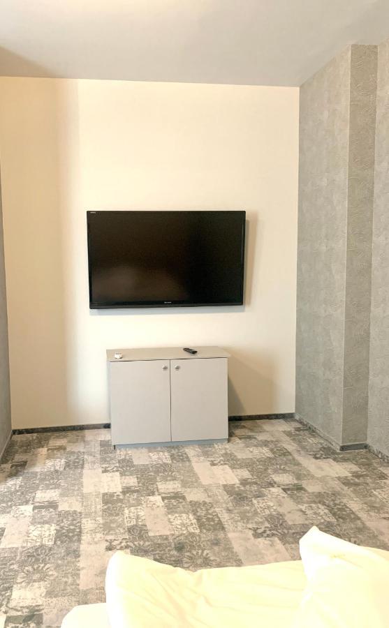 Albert Hotel 普洛耶什蒂 外观 照片