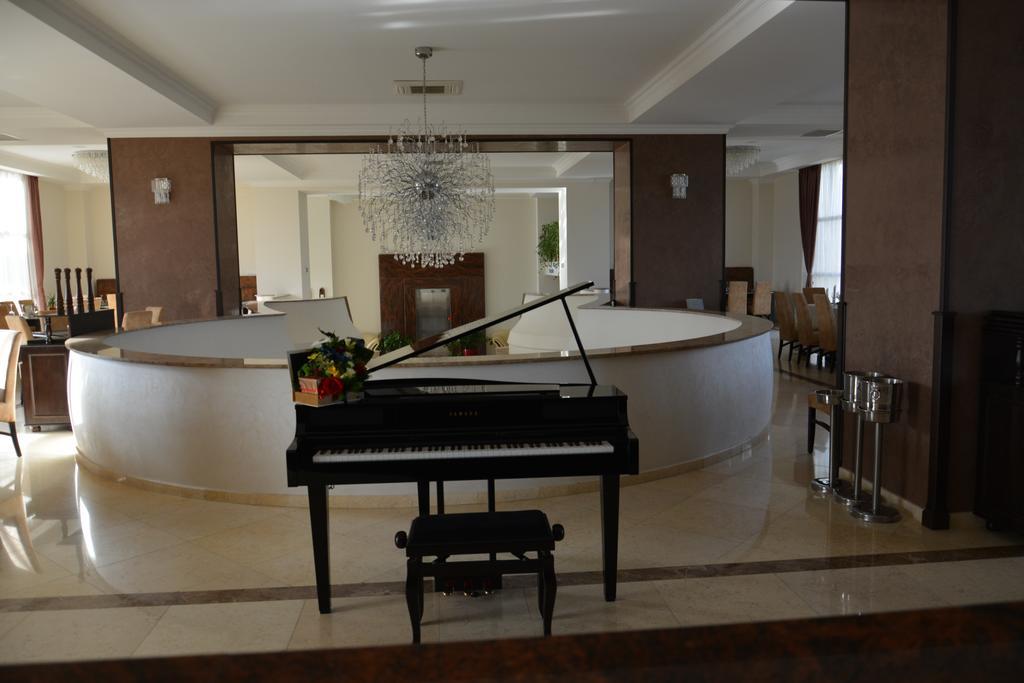Albert Hotel 普洛耶什蒂 客房 照片