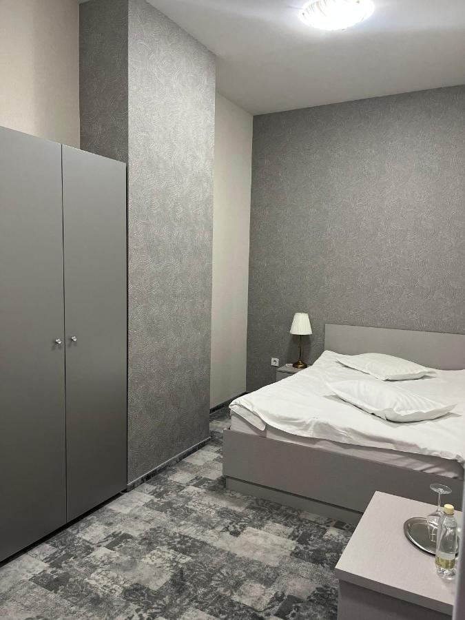Albert Hotel 普洛耶什蒂 外观 照片