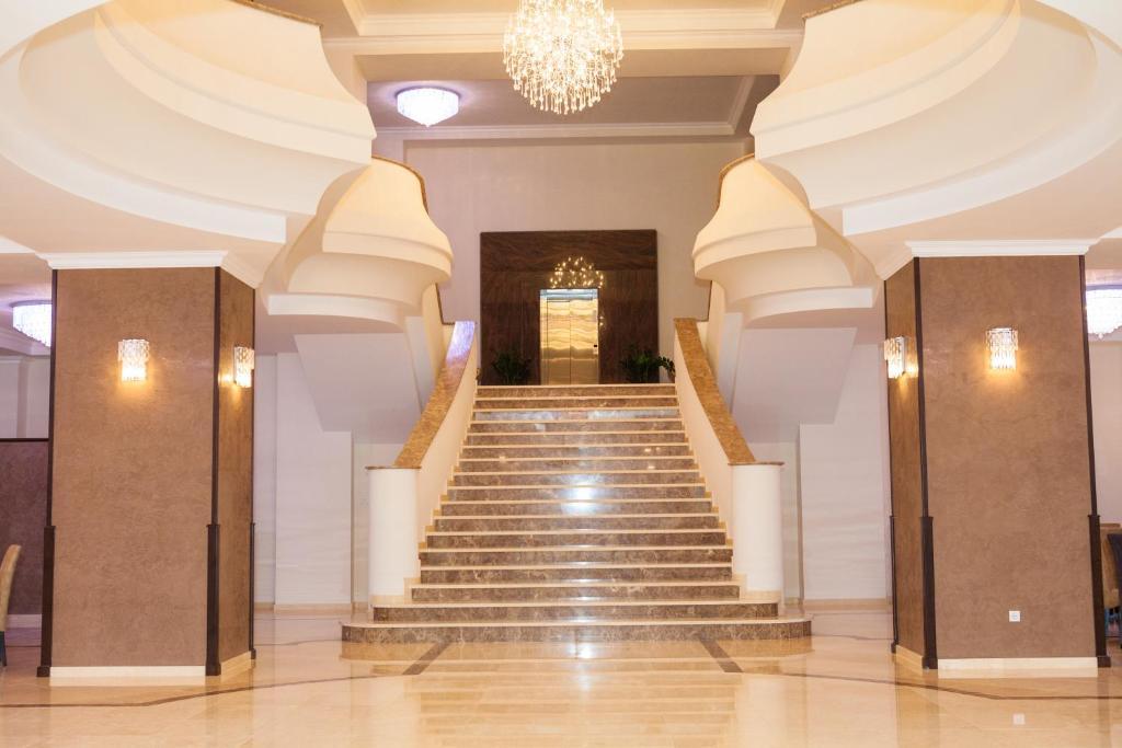 Albert Hotel 普洛耶什蒂 外观 照片